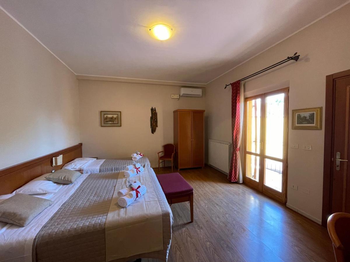 La Terrazza Dei Ciliegi Hotel Santa Maria Degli Angeli  Luaran gambar